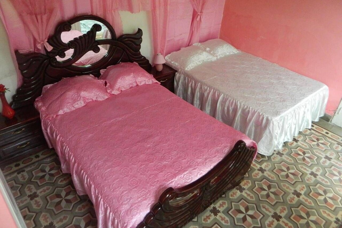 ห้องคอมฟอร์ทสำหรับสี่ท่าน | มินิบาร์, ผ้าม่านกันแสง, เตารีด/โต๊ะรีดผ้า