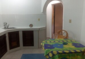 Tägliches großes Frühstück (5 USD pro Person)