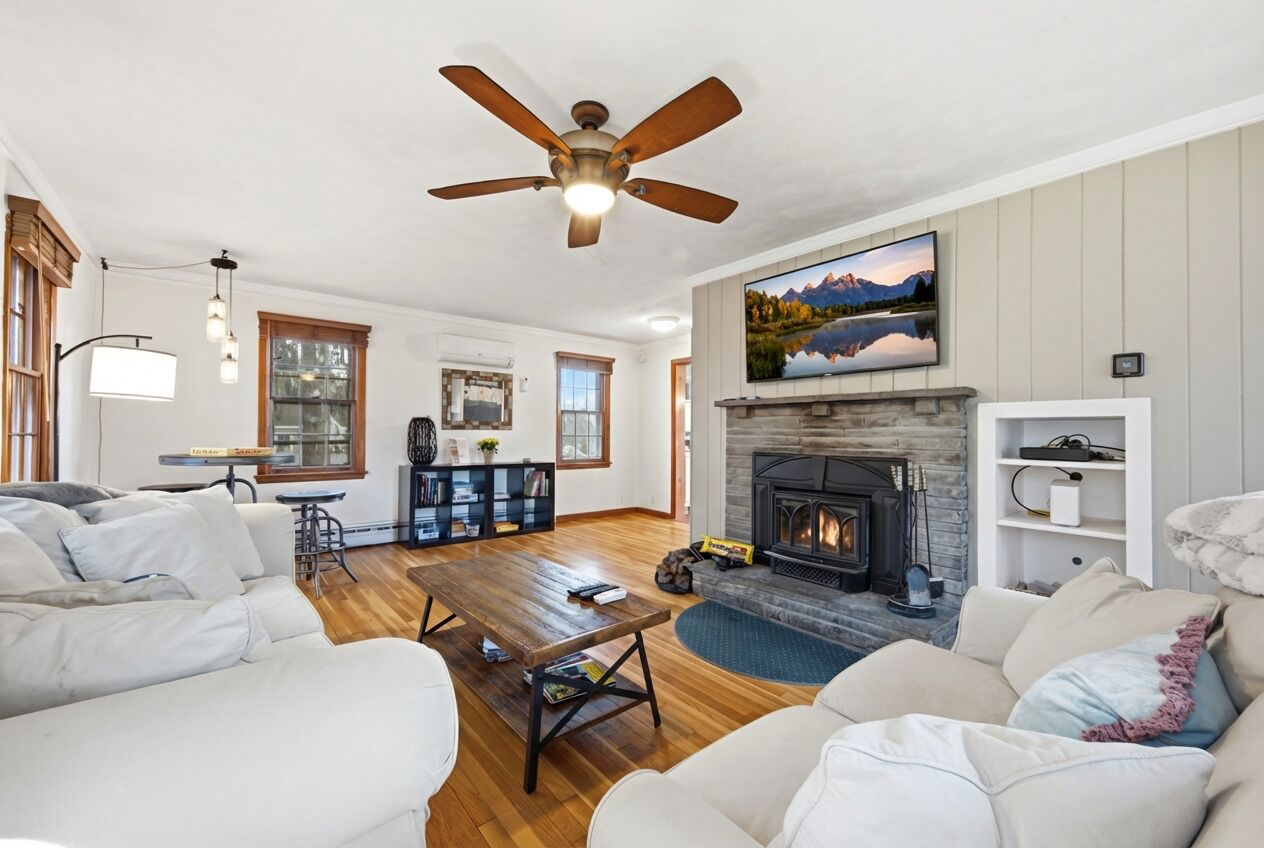 Smart TV, fireplace, books