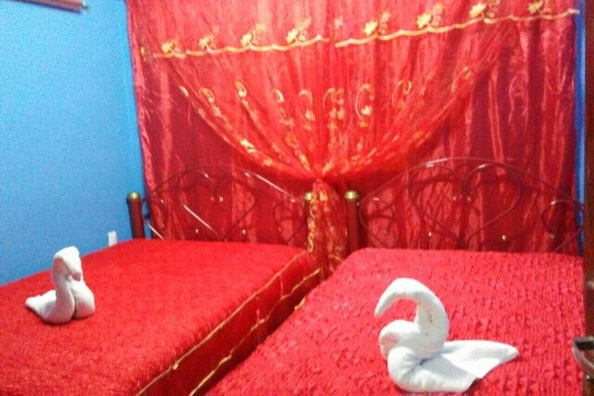 Chambre Ălite double | Minibar, dĂ©cor unique, ameublement unique, fer et planche Ă repasser