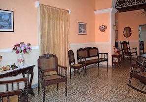 Sala de estar en el lobby