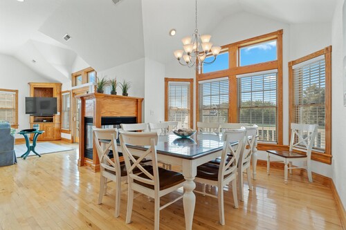 All Things Possible: Private Pool, Hot Tub, Currituck Club Amenities