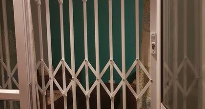 Modern 2- bed Apartment near beach + free wifi