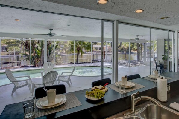 單棟房屋, 多張床 (Sandy Cove) | 房內用餐