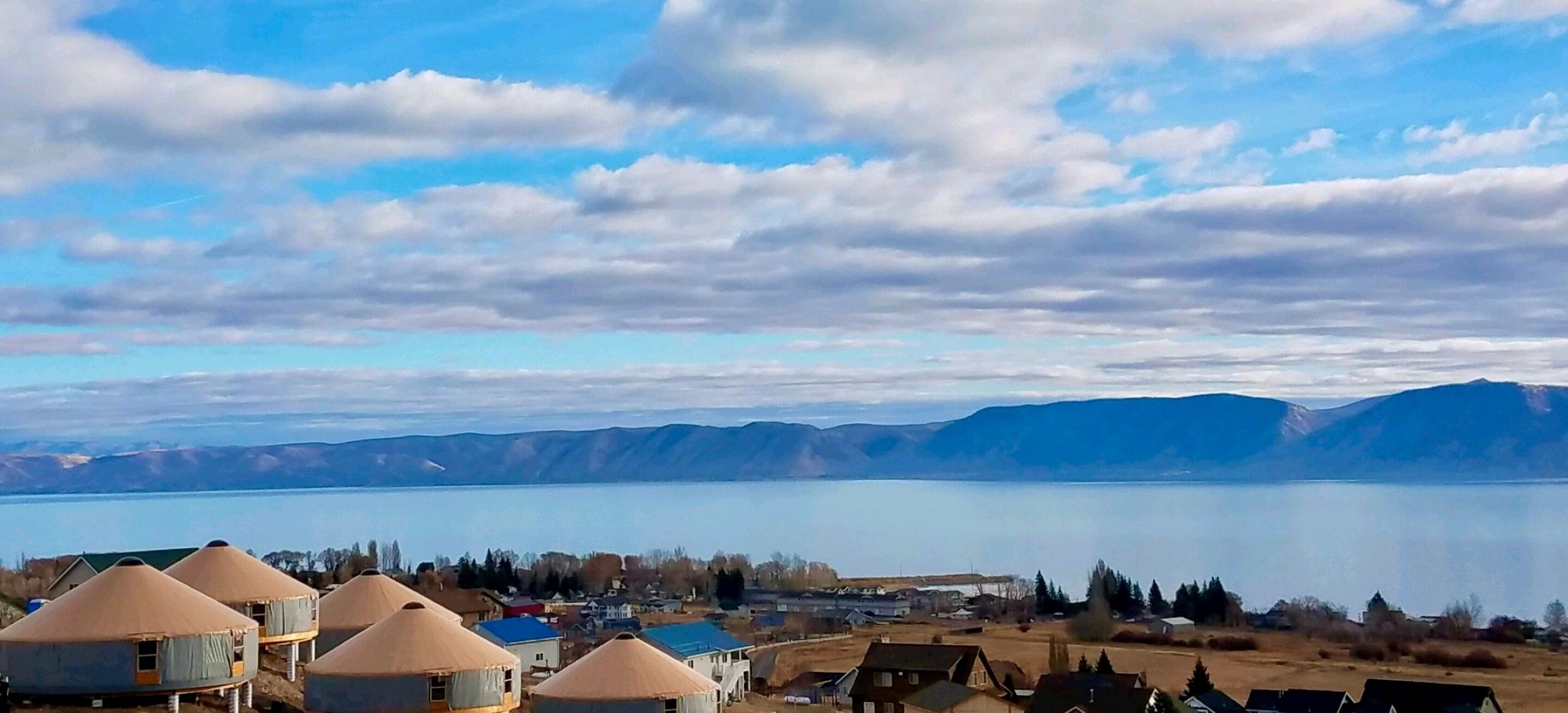 UNIQUE Place to stay-Rendezvous Yurt-close to beach-VIEWS!!