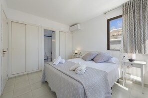 3 عدّة غرف نوم ومكواة/لوح كي وواي فاي مجانًا وملاءات أسرّة