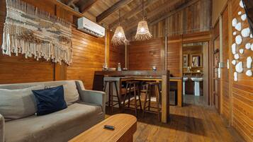 Studio Apartment with Kitchenette | Free WiFi