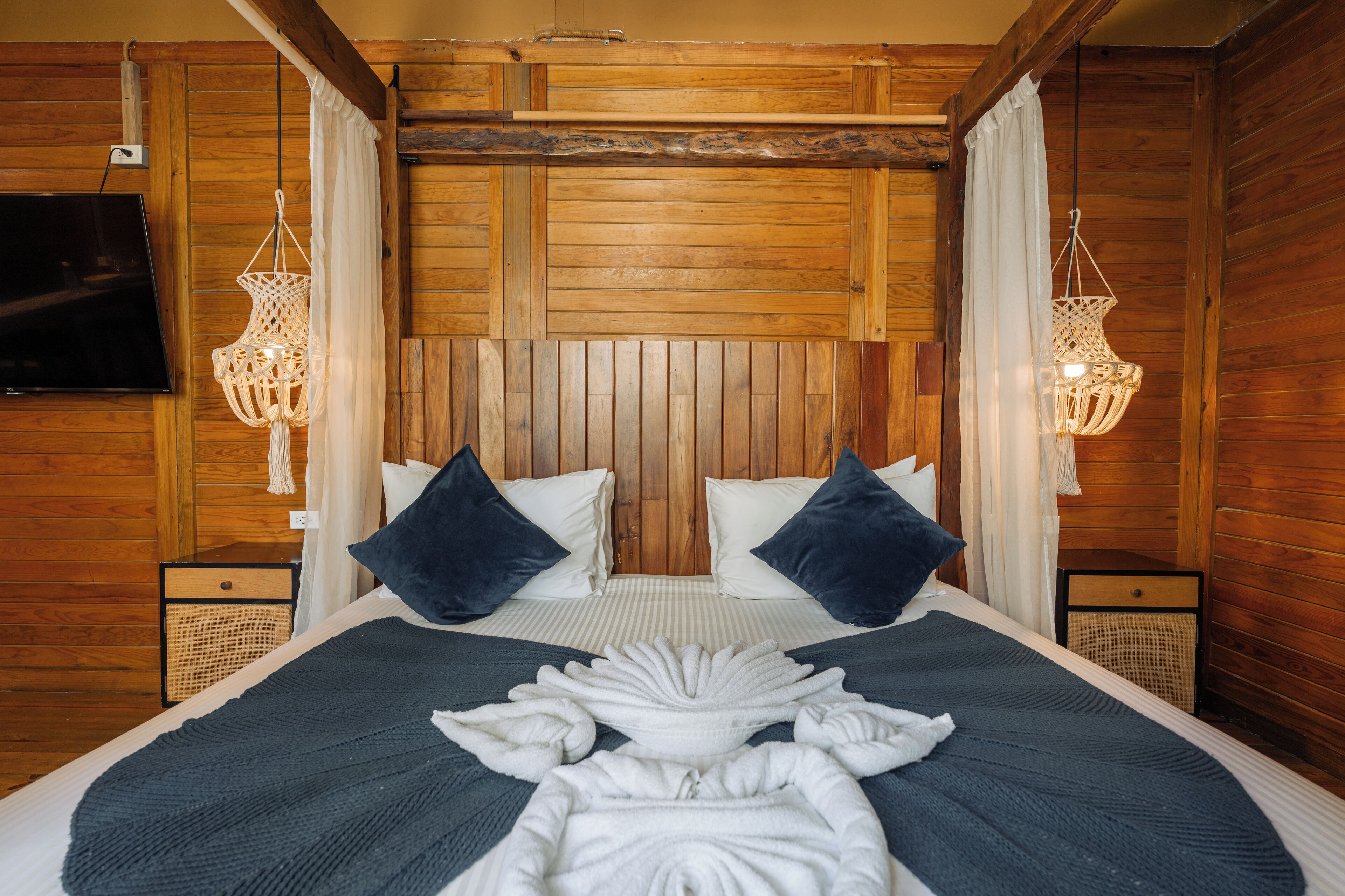 Studio Apartment with Kitchenette | Free WiFi