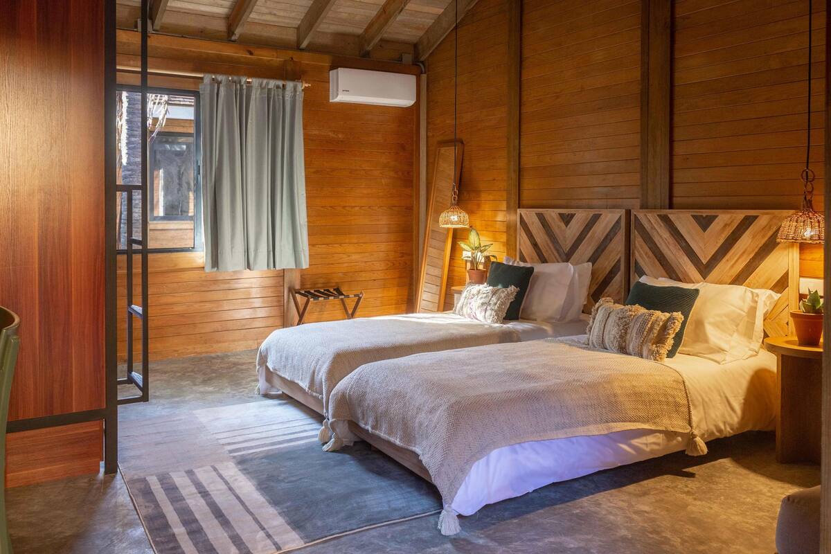 Standard Room (Quad), Private Bathroom | Kostenloses WLAN