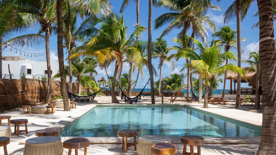 Nílu Isla Mujeres by Selina