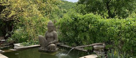 المنطقة المحيطة بالمنشأة