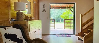 Charmantes Holzhaus über dem Meer für 8 Personen