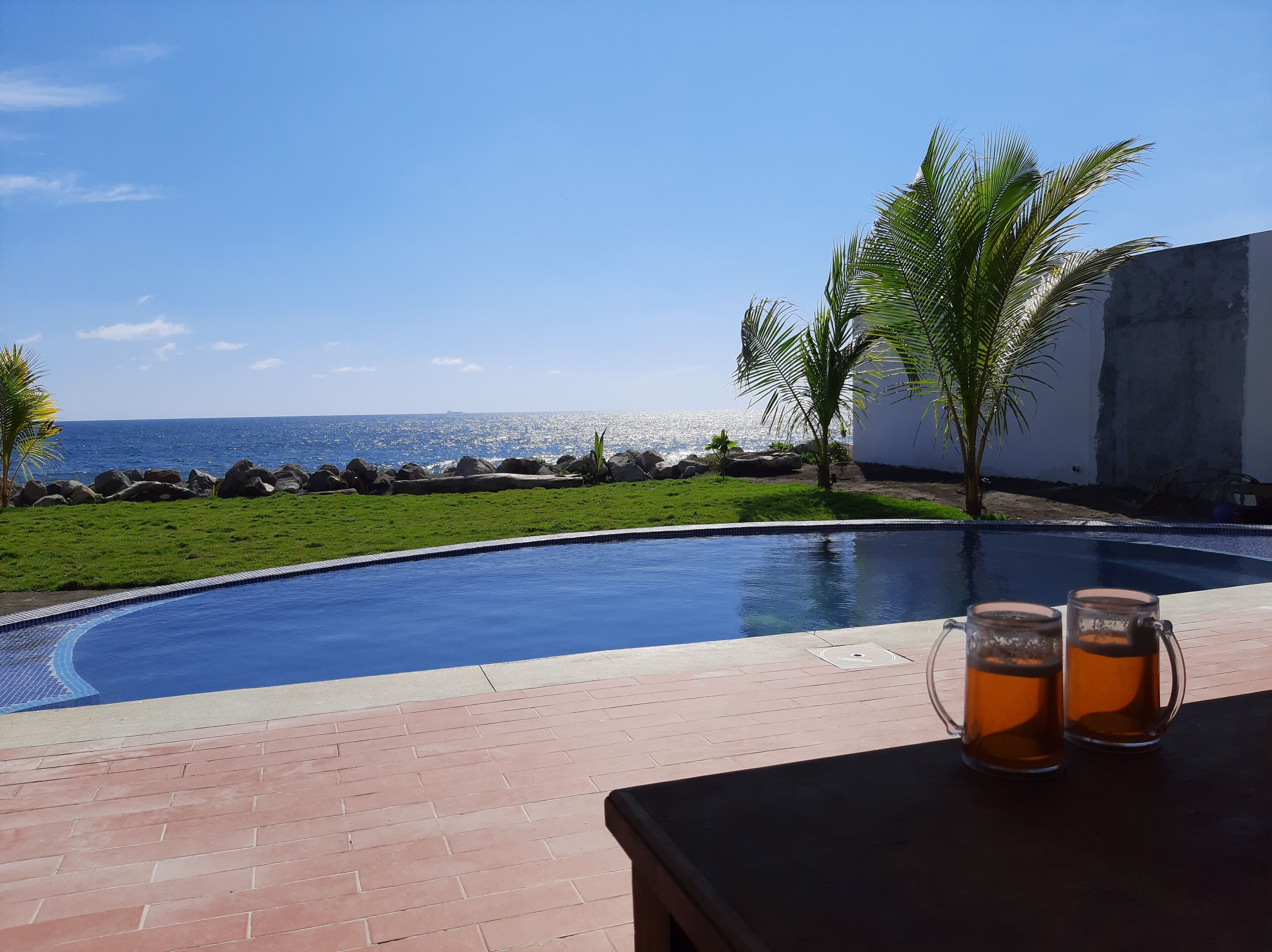 حمّام سباحة خارجي