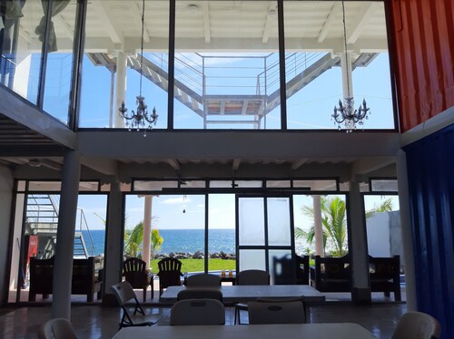 The Container Hotel And Restoran