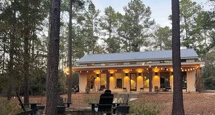 Private country cottage 90 minutes N. of Houston.