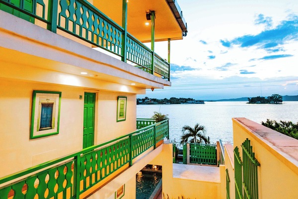 Fachada de la propiedad