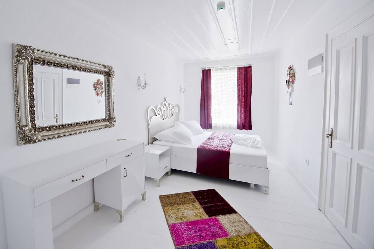Deluxe Double Room (Ares)