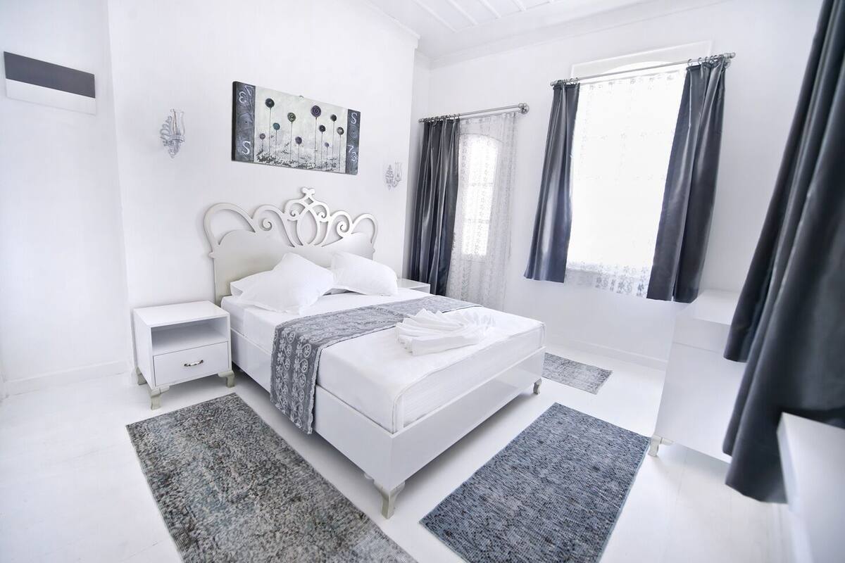 Deluxe Double Room (Poseidon)