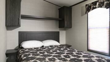 2 bedrooms, individually decorated, individually furnished