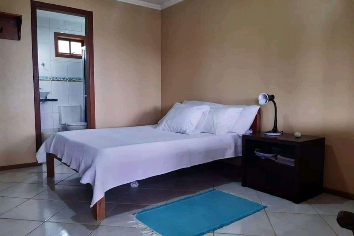 Casa familiar | 1 habitación y ropa de cama