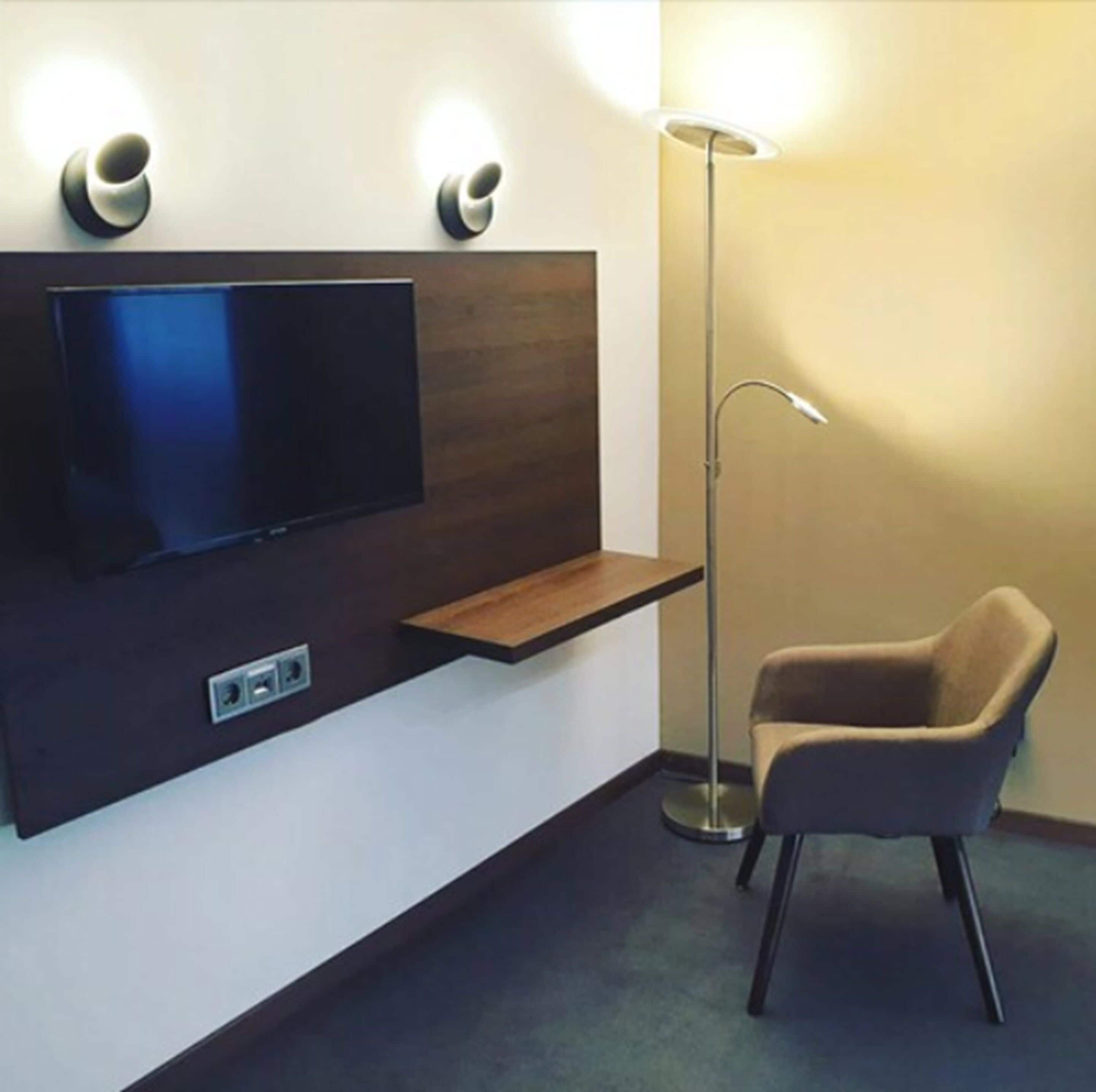 Individuell dekoriert, individuell eingerichtet, Schreibtisch