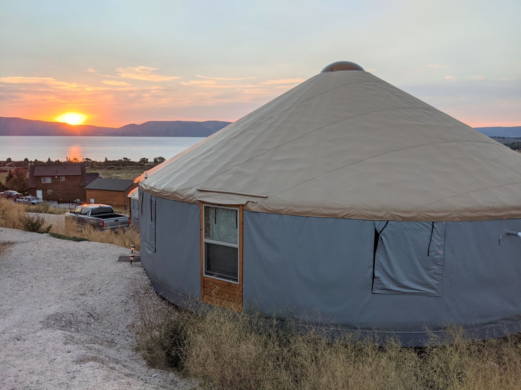 Ute YURT-3 bedroom-2 bath-AC-Heat-PRIVATE GATED -VIEWS!!!
