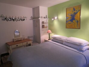 2 Schlafzimmer, Schreibtisch, Bügeleisen/Bügelbrett, kostenloses WLAN