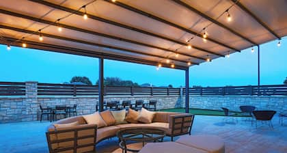 Courtyard by Marriott Dallas Grand Prairie