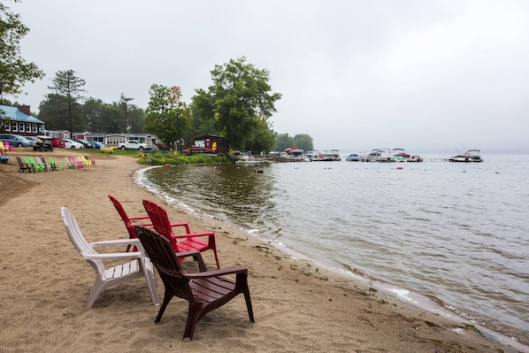 Beach nearby, kayaking, motor boating, fishing