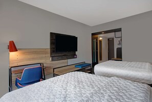 Room, 2 Queen Beds | Desk, free WiFi, bed sheets - Tru by Hilton Knoxville West Turkey Creek (Farragut)