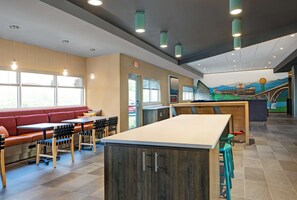 Lobby - Tru by Hilton Knoxville West Turkey Creek (Knoxville)