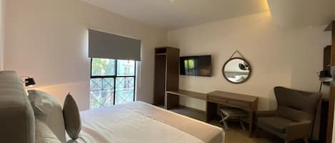 In-room safe, desk, laptop workspace, iron/ironing board