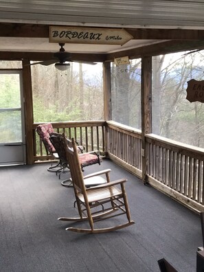 Interior - MOUNTAIN TOP RETREAT - STUNNING VIEWS! Hot tub, secluded, family friendly, 5BR! (Rabun Gap)