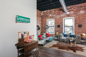 Interior - Bright Event Perfect 4BDRM LOFT 7Min To Downtown (Detroit)