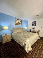 Economy Single Room | Desk, laptop workspace, free WiFi