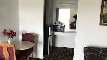 Desk, laptop workspace, free WiFi