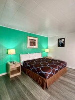 Economy Single Room | Desk, laptop workspace, free WiFi