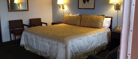 Bureau, espace de travail pour ordinateur portable, Wi-Fi gratuit