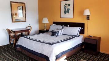 Een bureau, een laptopwerkplek, gratis wifi