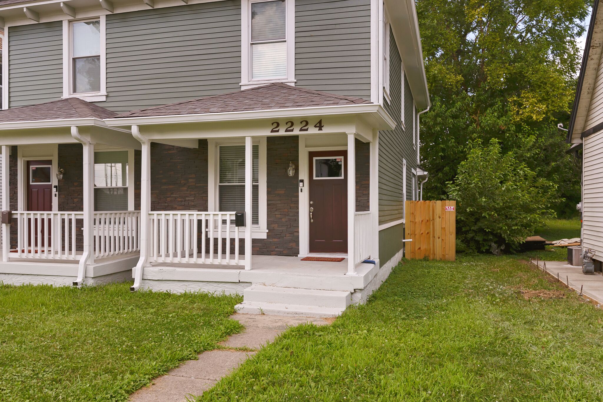 The Belle Place 24 -wonderfully restored retreat located next to downtown Indy