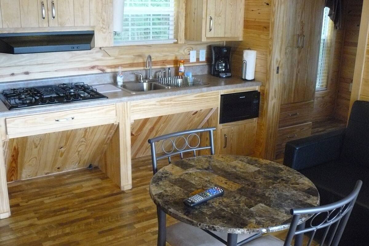 Deluxe Cabin, Accessible | Private kitchen