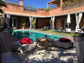 Piscine extérieure, piscine chauffée