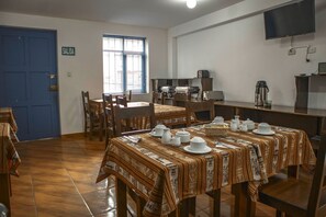 Café da manhã continental grátis todos os dias