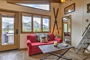 TV, DVD player, stereo - Walk to Village: Condo w/ Resort Perks in Keystone (Keystone)