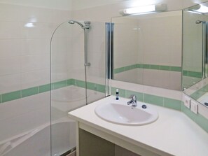 Towels - Cosy apartment for 4 guests with pool, WIFI, TV, terrace and pets allowed (Biscarrosse)