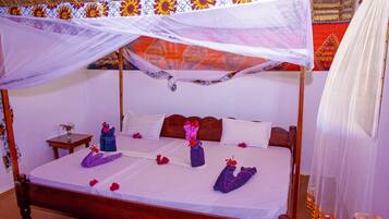 Desk, free WiFi, bed sheets