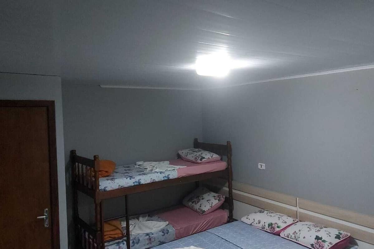 Family Room | Minibar, soundproofing, free WiFi, bed sheets