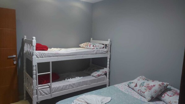 Quadruple Room | Minibar, soundproofing, free WiFi, bed sheets - Pousada Ilha do Itacolomi (Penha)