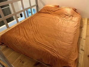 1 bedroom, WiFi, bed sheets