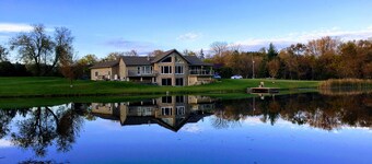 Cottage Lakehouse Private 48 Acres